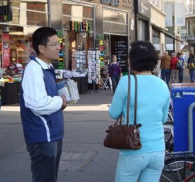 给华人讲真相，劝“三<span