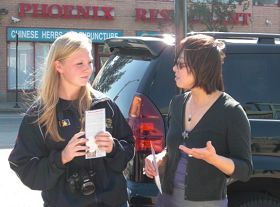 年轻人了解法轮功后,为自己的研究课题找到了题材