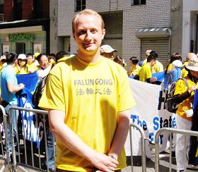 '媒体工作者杰森·劳福特斯'