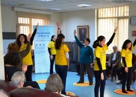 土耳其老人:你们是神派来的天使