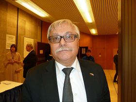 立陶宛的荣誉领事斯拉卡拉三次看神韵,已经成为神韵迷。