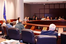 《自由中国—有勇气相信》在美国康州议会听证厅放映,随后举办座谈会