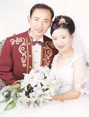 邹松涛和张云鹤夫妇的结婚照