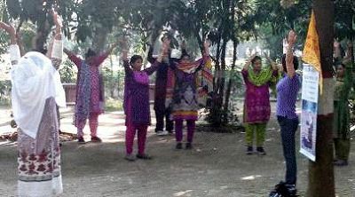 图1:二零一四年十一月七日,法轮功学员在Ramna