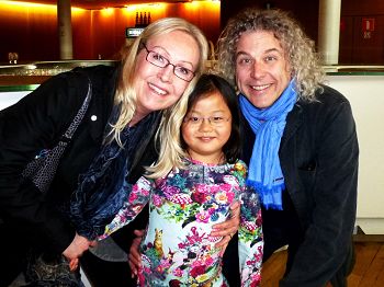 图12:四月五日,欧盟同声翻译官Åsa