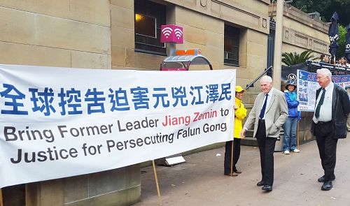 埃德蒙水稻中心的两位长者签名支持后表示：我们知道你们的情况，你们做得好，我们长期支持你们反迫害。我们一直在英文大<span style='max-width:0px!important;margin-left:-4px;color:#eee!important;'>.</span>纪<span style='max-width:0px!important;margin-left:-4px;color:#eee!important;'>.</span>元<span style='max-width:0px!important;margin-left:-4px;color:#eee!important;'>;</span>上关注你们的消息。希望你们成功！