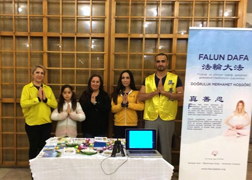 图2:参加当天讲真相活动的法轮功学员