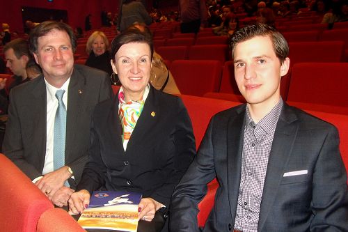 Habsburg皇室家族后裔Habsburg-Lothringen在维也纳城市剧院观看神韵,Habsburg-Lothringen夫妇说他们已成为神韵粉丝