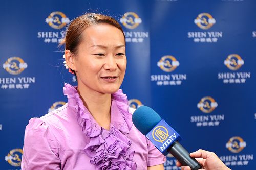 台湾网路电台艺术节目名主持人“竹子”徐慧如感佩不已说:“神韵不是