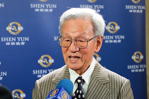 知名画家、高市艺文团体理事长协会创会主席李春成博士赞叹道:“这短短的两个钟头好像做了一场梦,这个梦很美、很美,我舍不得这么快就醒过来!”