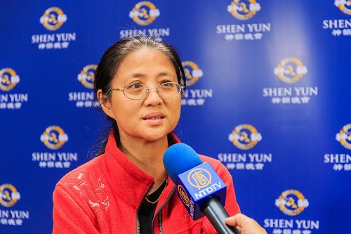 从小就很有音乐天分、主修钢琴音乐研究所毕业,也是知名乐团城市优人的团员、音乐老师陈怡如赞叹:“二胡独奏成就已达巅峰, 无人能及!”