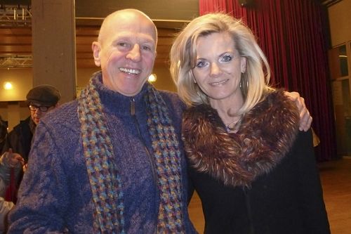 图5:Jolanta Kurecka女士与Emmanvel Corynen先生观看了三月十七日晚的神韵演出。