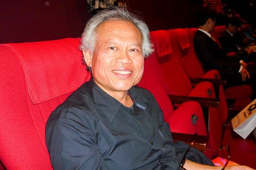 图2:作品获香港苏富比及佳士得拍卖好评的知名画家陈永模。