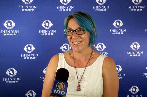 Marishka Cross 说她前十五分钟一直在落泪,感受到精神的净化。