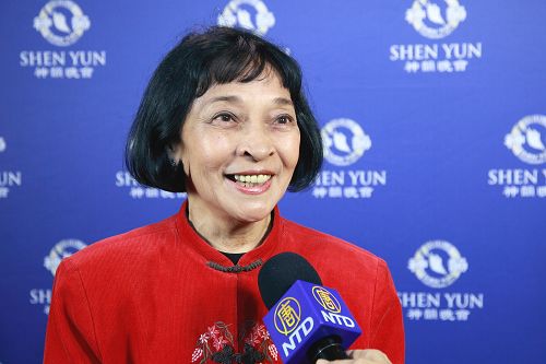 菲律宾国家文化传播协会主席Alicea.Pañ;ares女士盛赞神韵发扬中华文化。