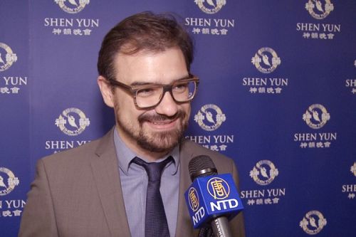 图5:指挥家康斯坦丁•迪米纳克斯(Konstantinos Diminakis)先生