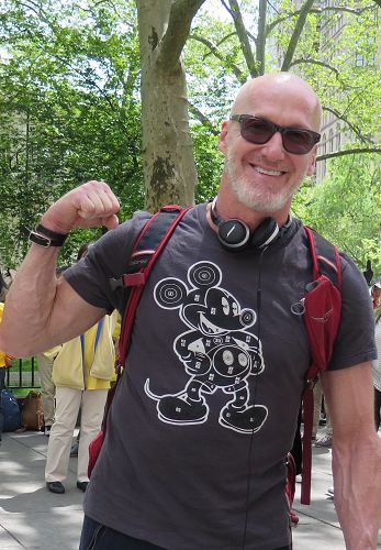 图17:埃里克·拜尔默(Eric Bymel)表示,支持法轮功学员持续和平反迫害,传播真相。