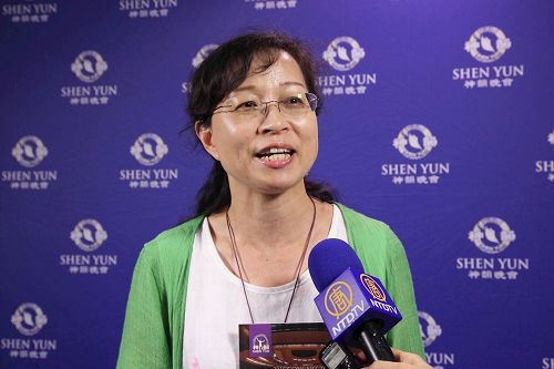 '图14:桃园乐友丝竹室内乐团指挥毛佩蓉观赏后说,“这是大家向往的声音,对社会、生活带来很大的正向改变。”'