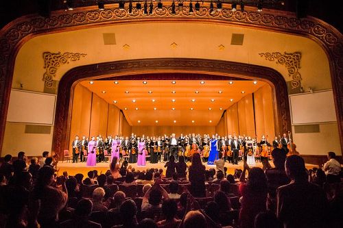 '图1:神韵交响乐团台湾巡演完美落幕。'