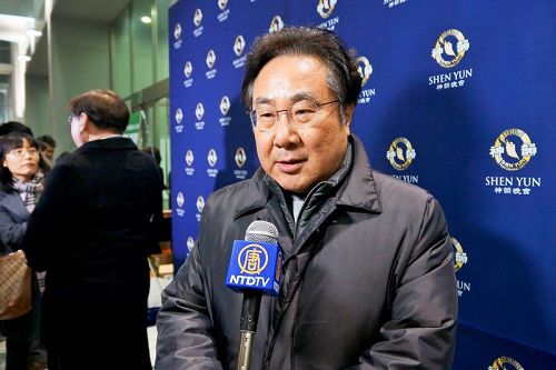 '图2:大韩皇室文化院总裁、皇嗣孙李源赞赏神韵:真是一种前所未见的极致美'