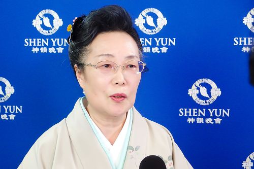 这几年每年都来观看神韵的日本舞蹈家凰三津光观赏一月三十一日神韵在东京的演出后,感动连连,刚刚看完又想著明年还要再来看。