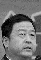 图二:段晓东,省监狱管理局党委委员、副局长,分管综合信息处、狱政处、教育改造处工作。原沙洋监狱管理局副局长,长期指使培训范家台恶警迫害法轮功学员,以此捞取政治资本。