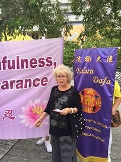 '图4:托妮(Toni):我为法轮功祝福'