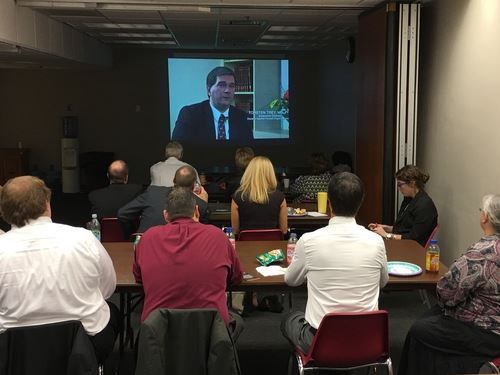 '图3:2017年1月11日,在密苏里议会大楼举办的纪录片《活摘》放映会。'