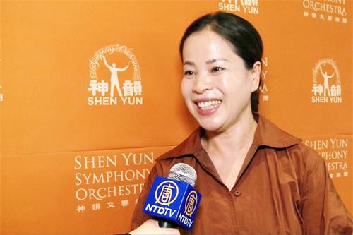 '图5:韩国茶文化协会大邱支部长吴多洹:“神韵音乐触动了我灵魂的各个地方”。'