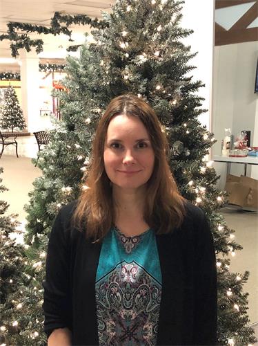 '图3:心理医生杜塞(Marie-Helene Doucet)博士说修炼大法带给她内心的平静,她每天都在心里谢谢师父。'