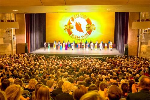 '图7:二零一八年二月九日至十一日,神韵纽约艺术团在丹佛布尔剧院(The Buell Theatre)上演了四场演出。图为,十日下午演出爆满的盛况。'