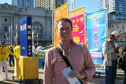 '图44:旧金山居民Joe Smith说中共迫害法轮功令人发指'