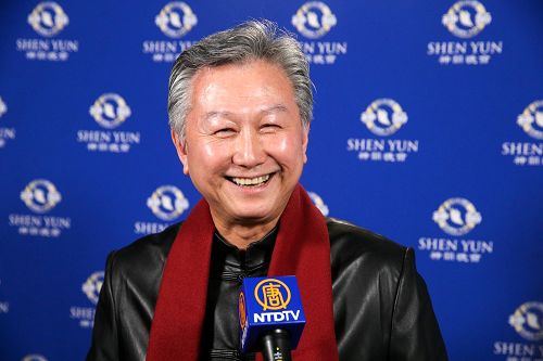 台湾资深演员谈学斌表示自己开了眼界,从来没有看过这么高档完美的艺术团演出。