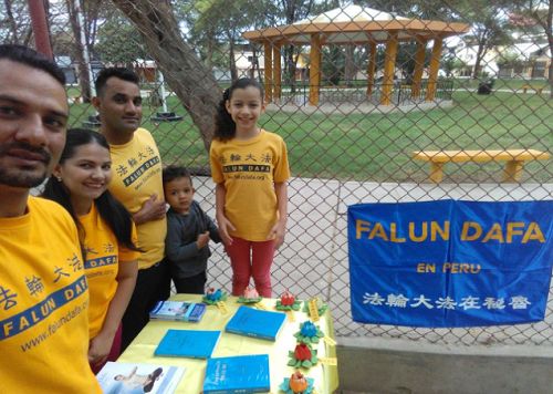 图4:居住在秘鲁外省皮丘拉(PIURA)委内瑞拉籍的法轮功学员恭祝慈悲伟大的师尊生日快乐