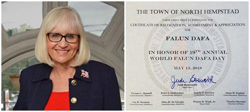 '图10:纽约长岛北斯特德镇(Town of North Hempstead)镇长朱迪•博斯沃思(Judi Bosworth)颁发嘉奖证书, 褒奖“二零一八年五月十三日世界法轮大法日”。'
