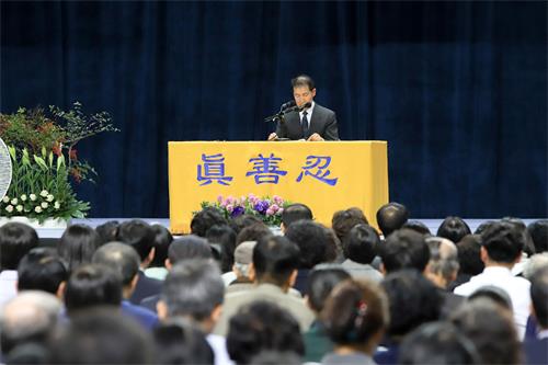 图4~8:二零一九年韩国法会上,十三位新老学员讲述了他们在修炼法轮功后身心受益,如何实践真善忍,以及因此受到世人认可的经历,并感恩李洪志师父。