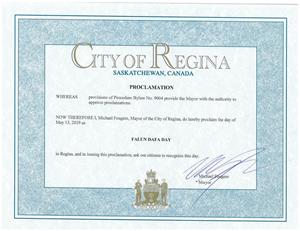 '图3:萨斯喀彻温省首府里贾纳市长Michael Fougere褒奖法轮大法。'