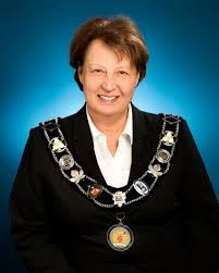 '图30:安省滨湖尼亚加拉(Niagara On The Lake)市长贝蒂‧迪塞奥(Betty Disero)。'