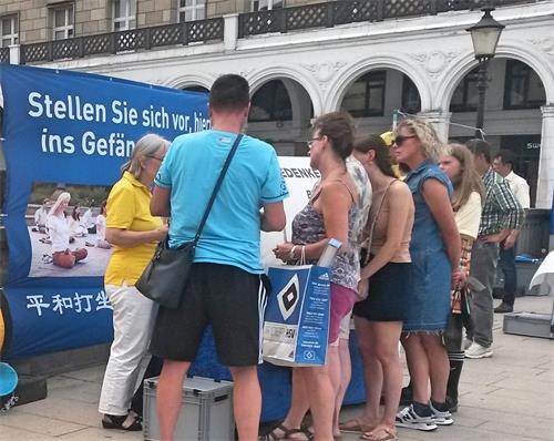 '图4:真相点吸引了很多民众的注意'