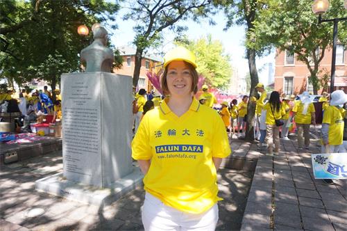 '图23:明尼苏达州高中老师Kari Elleffen'