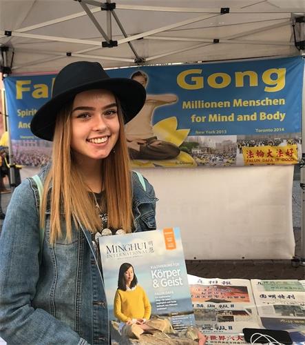 '图10:丹娜要学炼法轮功'