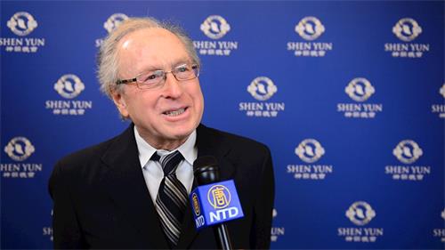 '图8:二零二零年一月十九日下午,吉安弗兰科·洛比略(Gianfranco Lobilio)专程从罗马赶到摩德纳市帕瓦罗蒂大剧院观看的演出。'