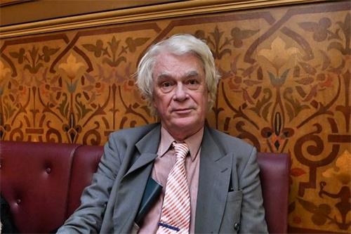 '图12:二零二零年一月四日,医学博士斯蒂芬·布隆伯格(Stefan Blomberg)观赏美国神韵巡回艺术团在斯德哥尔摩Cirkus大剧院的演出后赞叹“她让我对生活充满希望”;“她是来自天堂的演出”。'