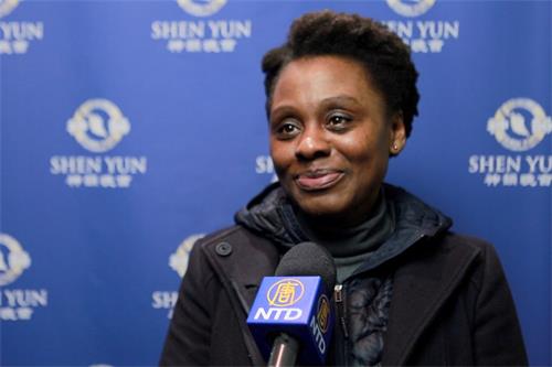 图6:大英帝国勋章得主娜塔莎·戈登(Natasha Gordon)于二零二零年一月二十三日,在伦敦Eventim Apollo剧院观看神韵。她说:神韵温暖了我的心。