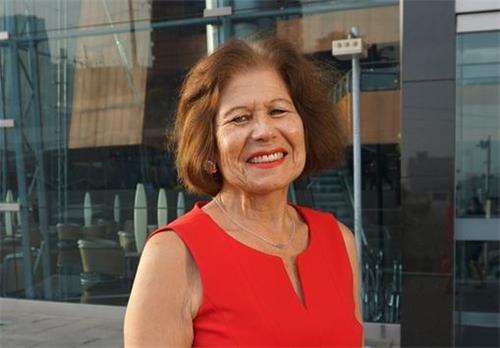 '图9:阿玛莉亚·卡里略·德·桑切斯·马拉加(Amalia Carrillo de Sánchez Málaga)教授说:“我非常喜爱神韵,令人难忘。”'