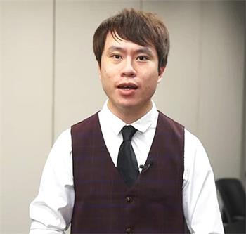 图3: 有“票王”之称的民主党立法会议员邝俊宇，在二零零九年神韵艺术团来港受阻时，就曾接受过大<span style='max-width:0px!important;margin-left:-4px;color:#eee!important;'>.</span>纪<span style='max-width:0px!important;margin-left:-4px;color:#eee!important;'>.</span>元<span style='max-width:0px!important;margin-left:-4px;color:#eee!important;'>;</span>访问并签名支持神韵。