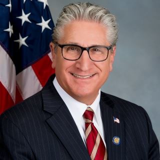 '纽约州参议员詹姆斯·特迪斯科(James N.Tedisco)'