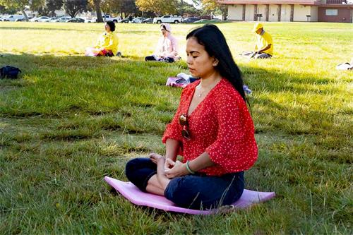 '图6：新学员Thaoby在炼功'