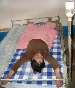 '酷刑:绑在死人床上打点滴'