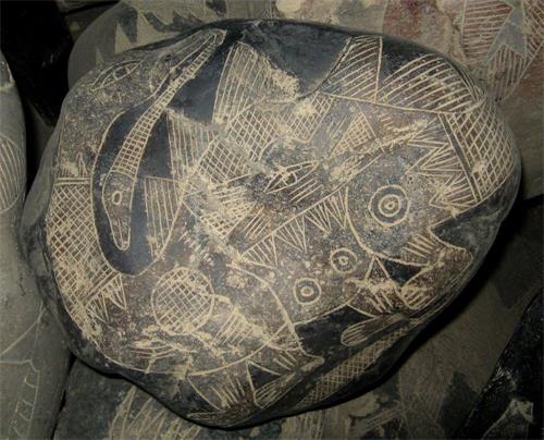 '图12:具有细致皮肤纹理的恐龙图案'